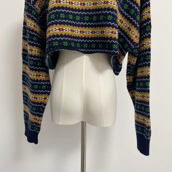 V-neck wool sweater - Picture 11 of 15